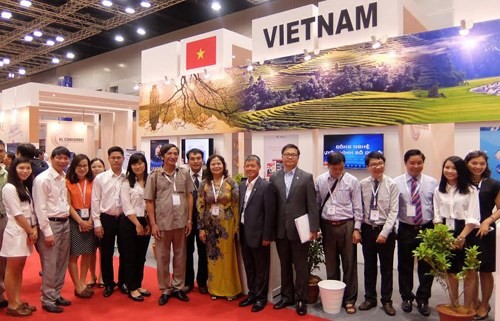 Vietnam introduces communications network to KL Converge - ảnh 1
